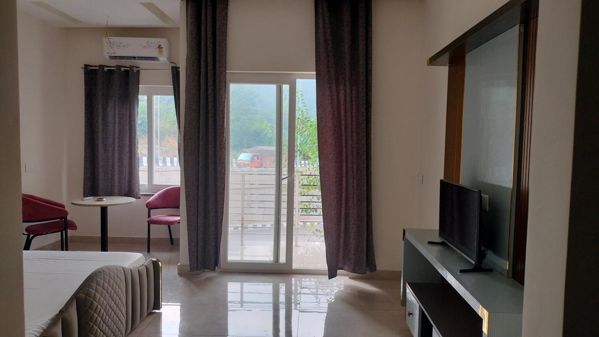 Govind Sagar View Hotel & Restaurant Bilaspur  Eksteriør billede